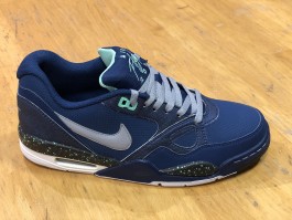 Nike Flight '13 Sneaker Basketballschuhe Freizeitschuhe Ausstellungsstück