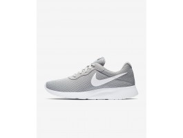 Nike Tanjun Freizeitschuhe Sneaker Herren 